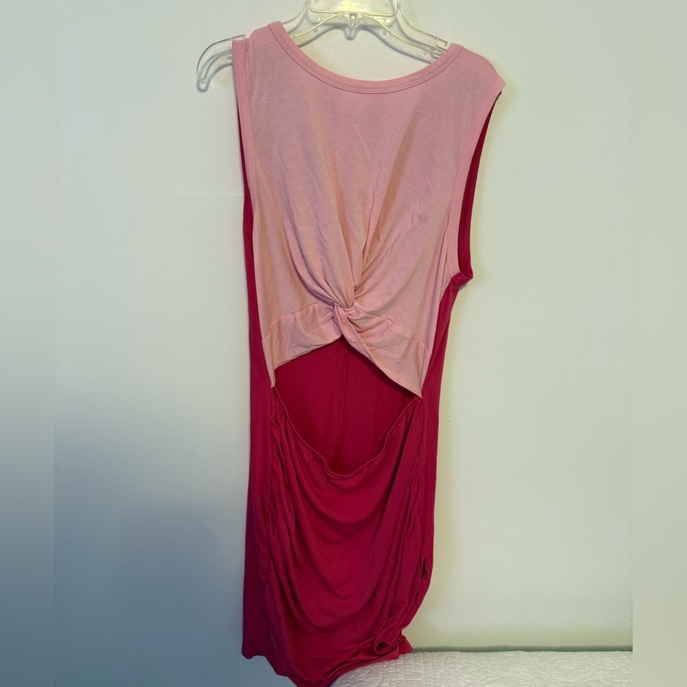Sleeveless Two-Tone Twist-Back Midi Dress in Light Pink and Deep Pink